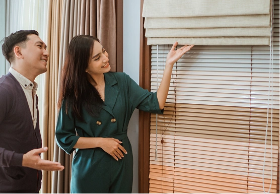 Window Blinds vs Curtains